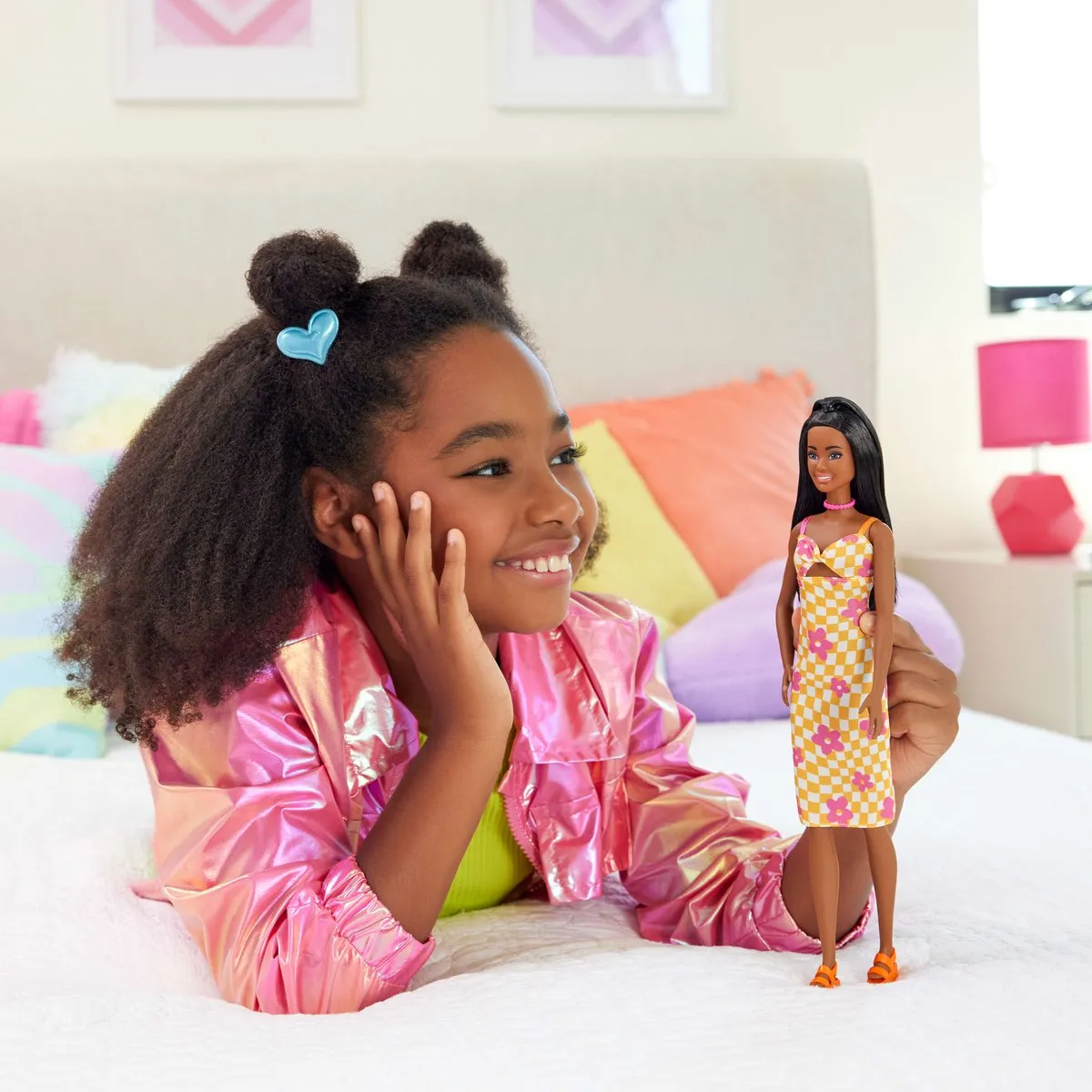Barbie Fashionista Pop HYT91 - Pop met zwart haar - Multicolor