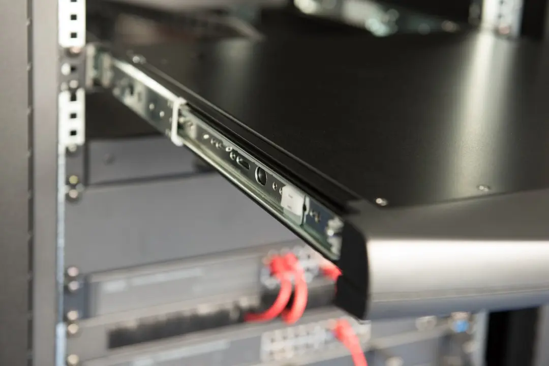 Digitus DS-72211 Rack Console 19" 1366x768 - Zwart