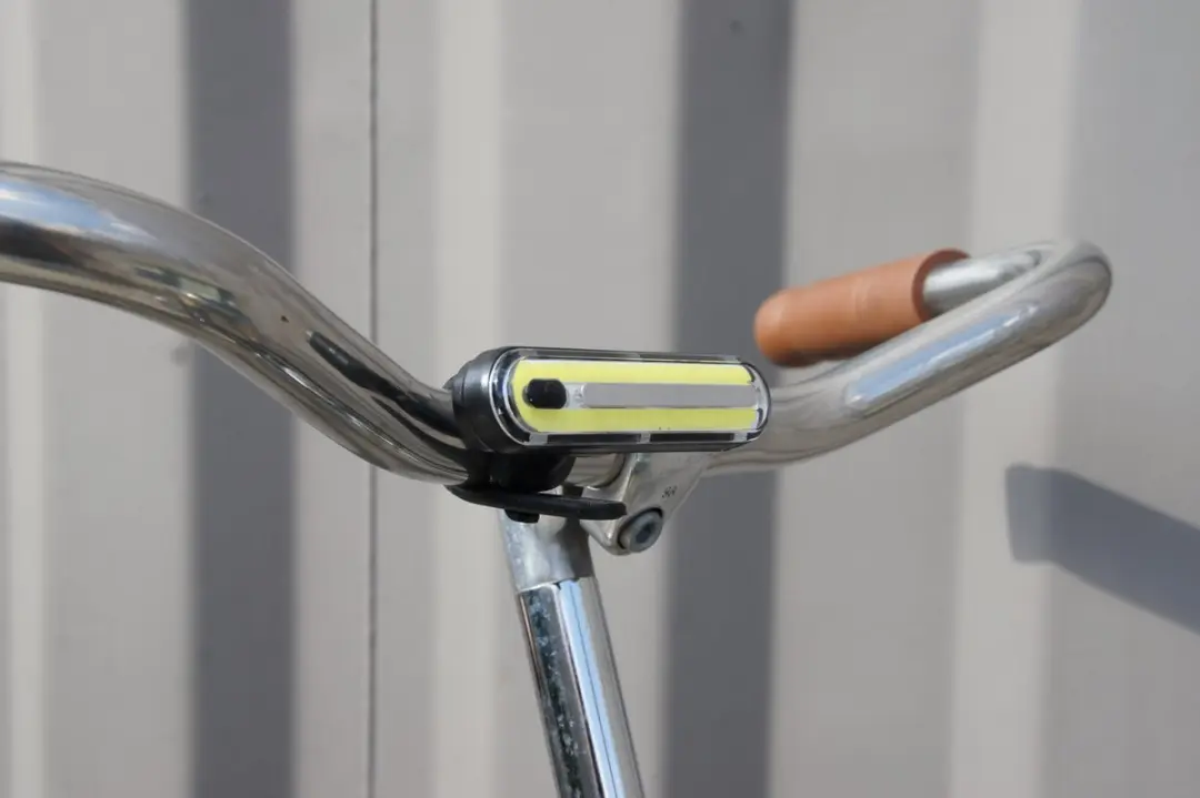 URBAN PROOF Ultra Bright USB Fietslamp