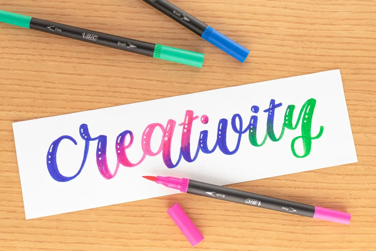 BIC Intensity Dual Tip - Viltstiften - Stiften voor Volwassenen - Pastel Kleurstiften met Flexibele Penseelpunt - 12 Stuks