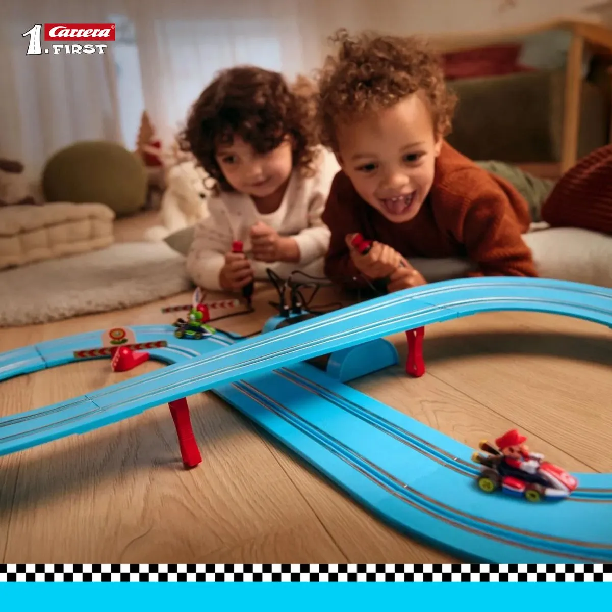 Carrera FIRST Racebaan Mario Kart - CAR20063026 - 2 Voertuigen Mario vs. Yoshi - 2,4m