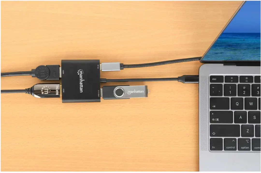 Manhattan USB-C naar 4x HDMI Adapter 15cm - Zwart