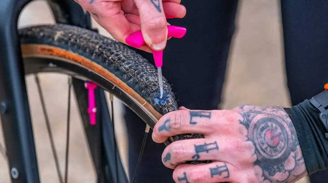 Muc-Off Tubeless Puncture Plug Repair Kit - afbeelding 3 van 6