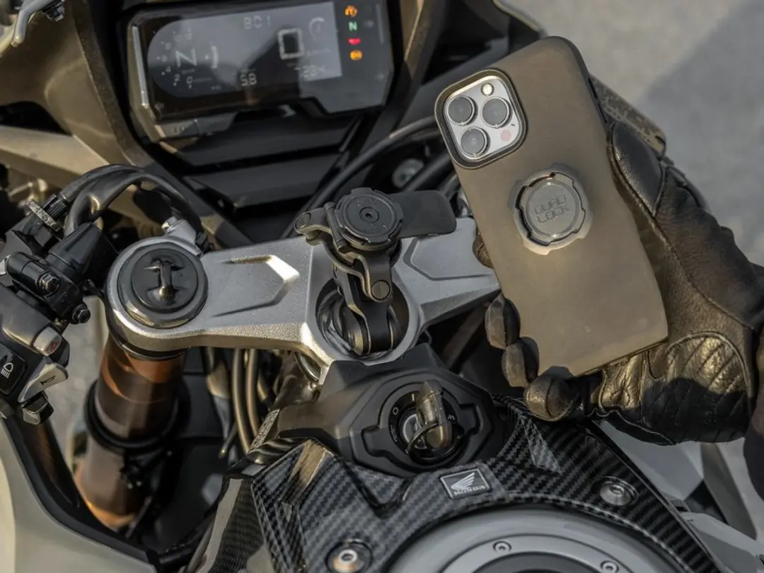 Quad Lock QLC-IP16L iPhone 16 Plus Hoes - Zwart