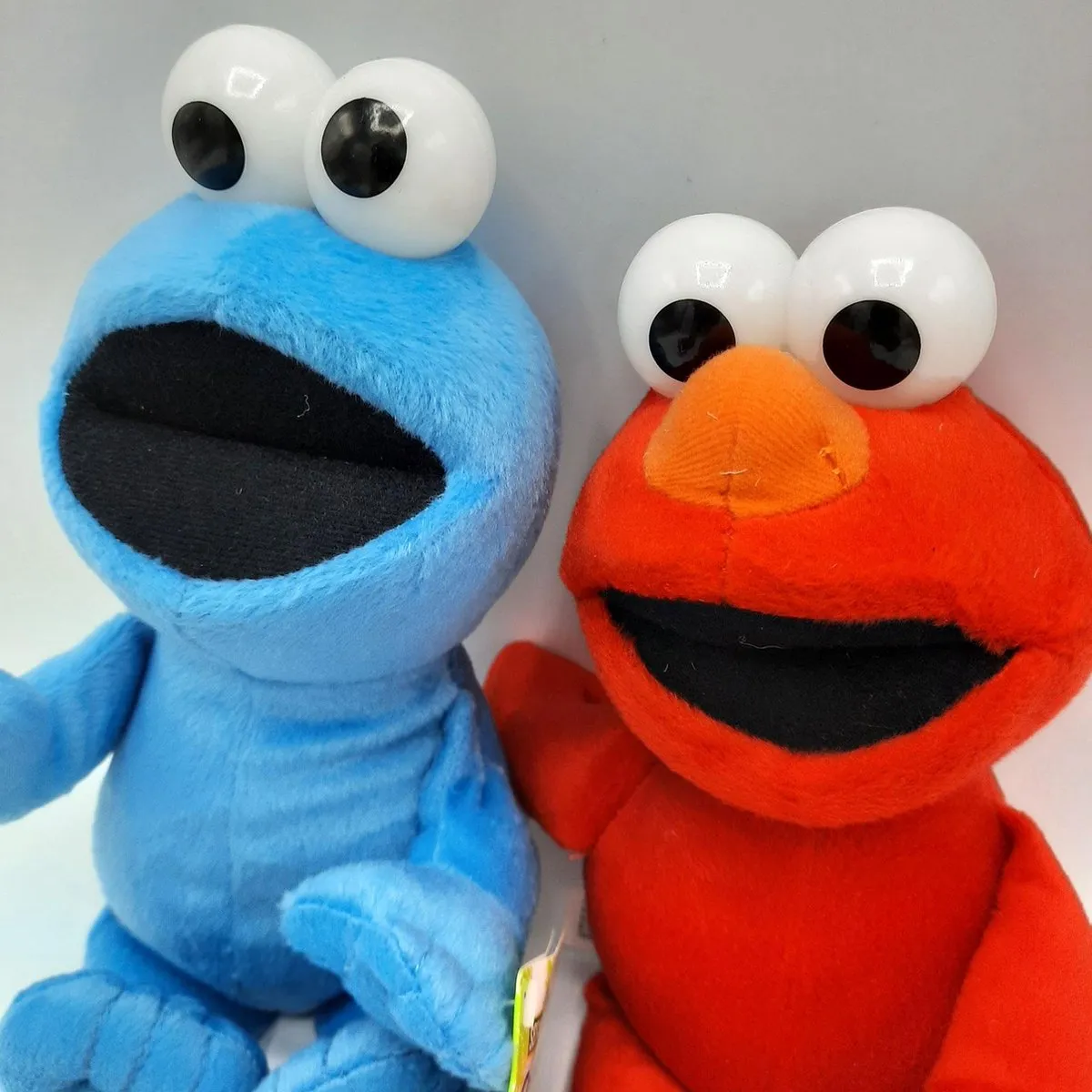 Fisher Price Sesamstraat Knuffelvoordeelset Elmo & Koekiemonster - 28/30 cm