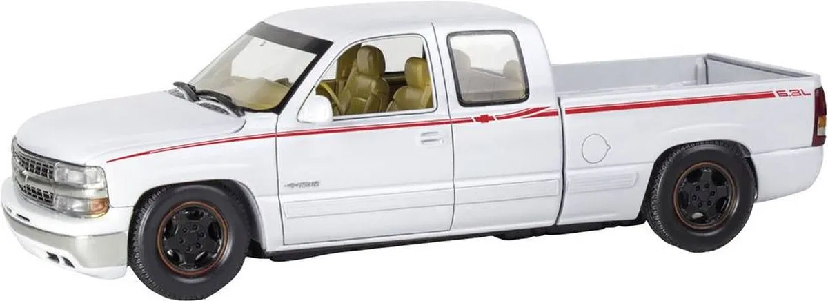 Revell 14538 1999 Chevy Silverado Pickup Modelbouwpakket 1:25 - Zilver