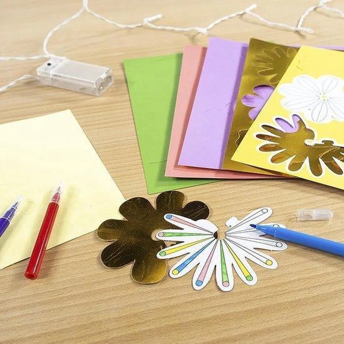 Jumbo Creative Cases Glanzende Folie - Multicolor - 10 Bloemen + 10 LED-lampjes