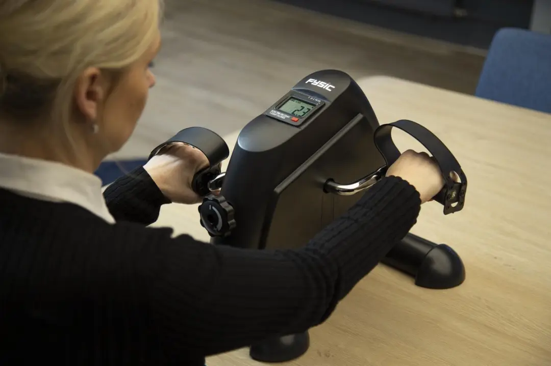 Fysic FW12 Stoelfiets - Mobiliteitstrainer - Zwart - afbeelding 4 van 6