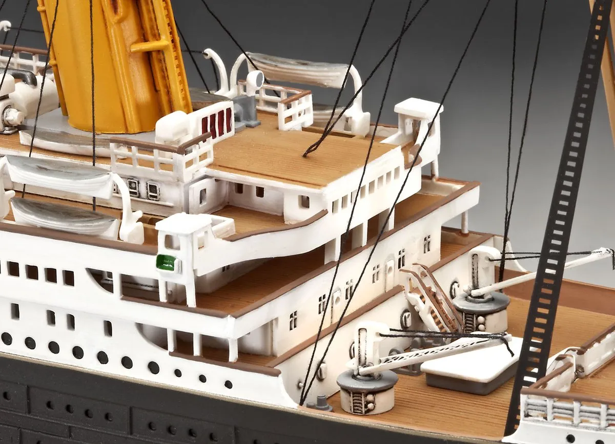 Revell 05715 Modelbouwpakket Titanic 1:400 - 262 Onderdelen - Multi