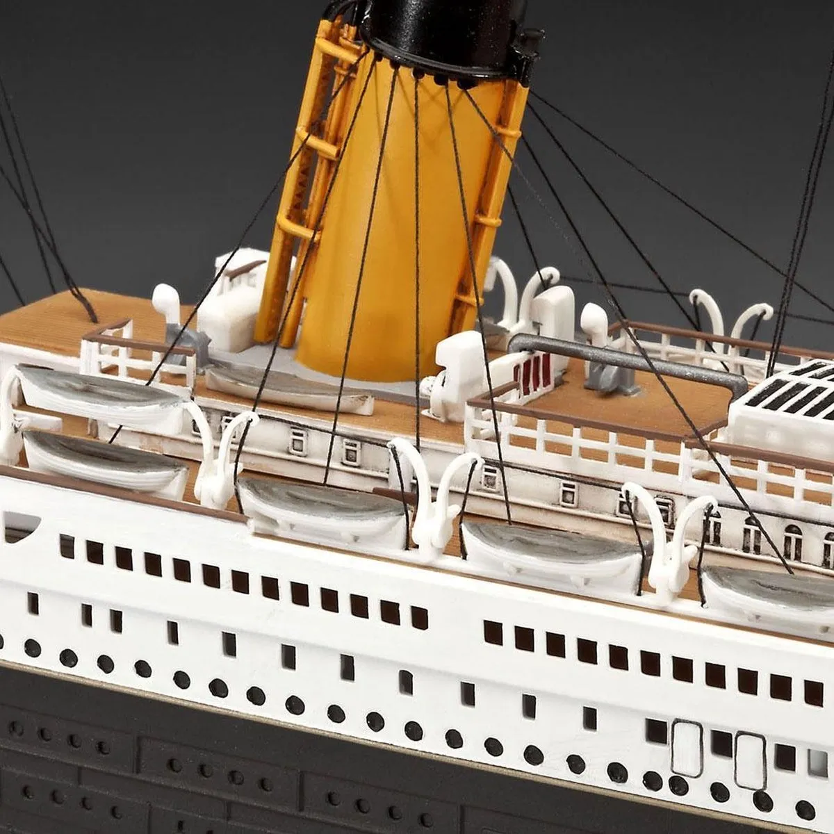 Revell 05715 Modelbouwpakket Titanic 1:400 - 262 Onderdelen - Multi
