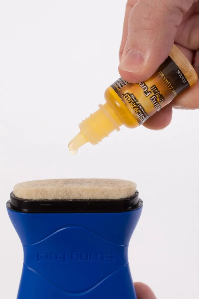 MusicNomad MN120 String Fuel Refill - Snaarreiniger 15ml - Geel