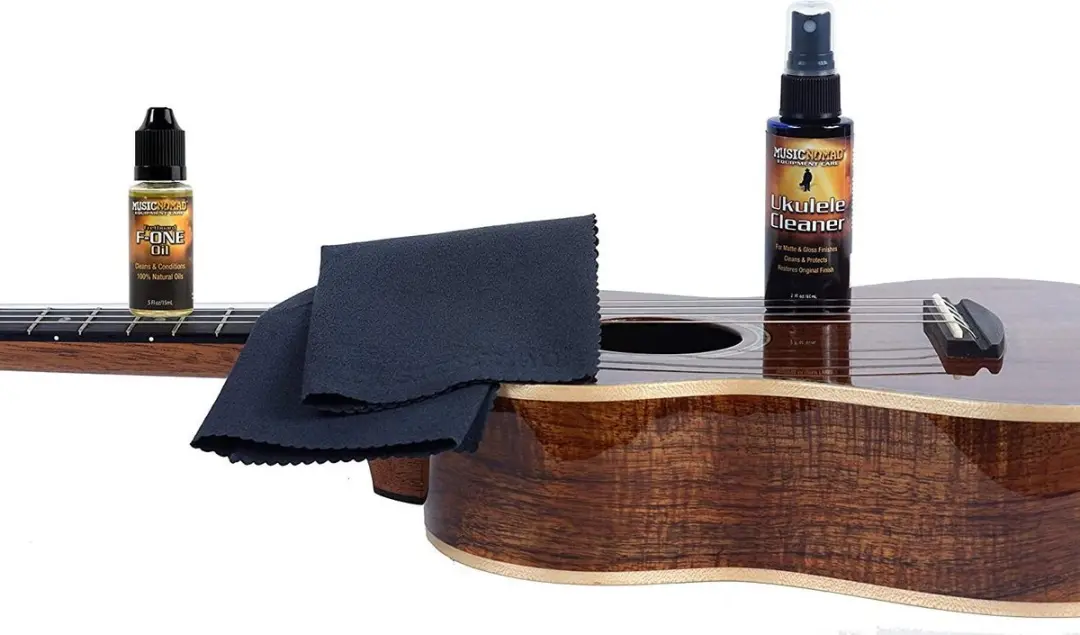 MusicNomad MN142 Premium Ukulele Care Kit - Zwart