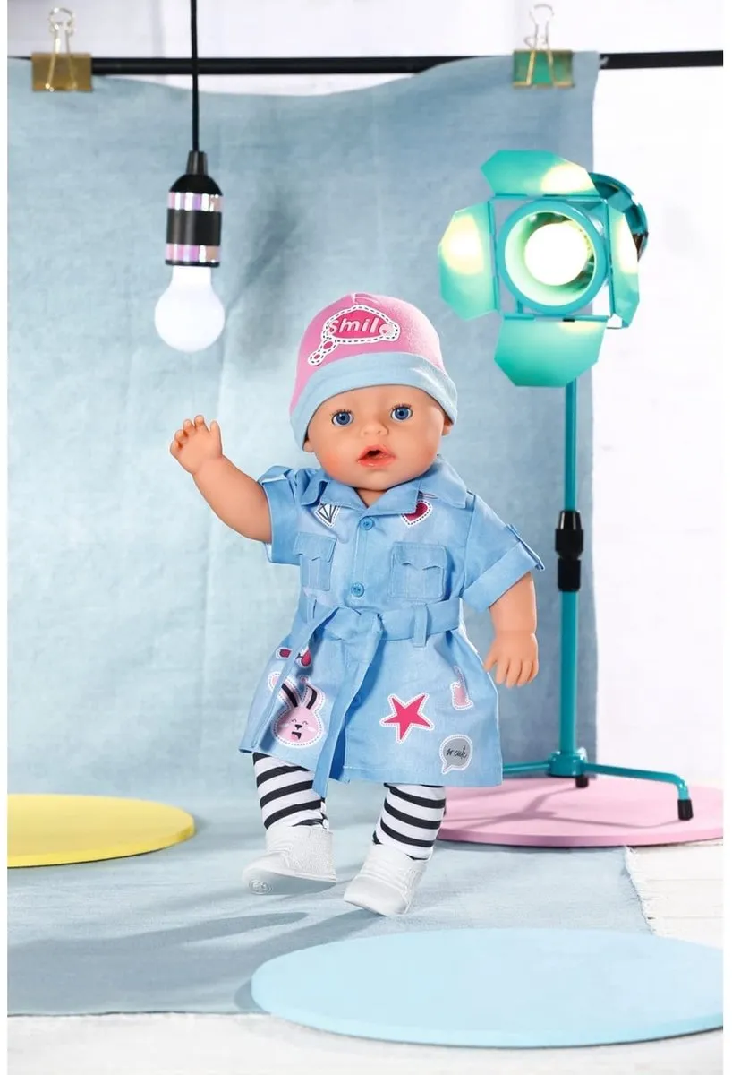 Baby Born Deluxe Jeansjurk 43cm - Multicolor - afbeelding 6 van 6
