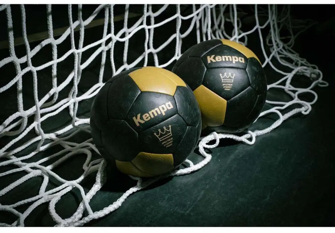 Uhlsport Spectrum Synergy Primo Handbal Bal 1 - Zwart/Goud - afbeelding 2 van 4