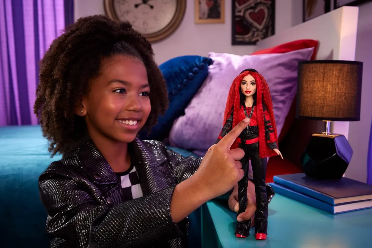 Mattel Disney Descendants Red Pop Queen of Hearts - MPN 0194735220663