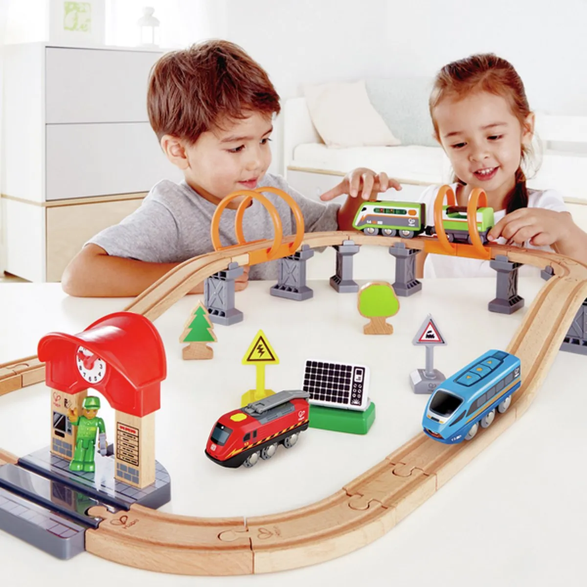 Hape Nacht-Rundfahrt E3762 Speelgoedtrein
