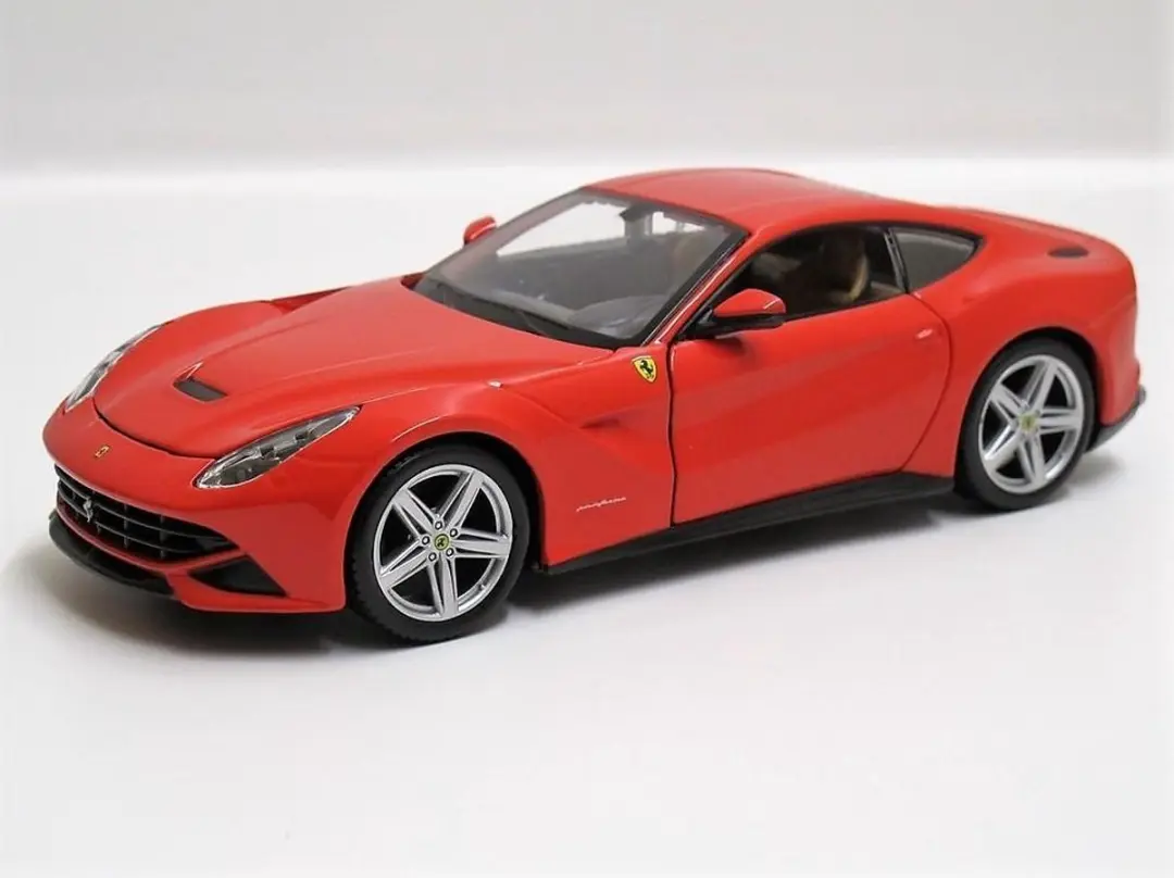Bburago Ferrari F12 Berlinetta - Rood - afbeelding 3 van 6