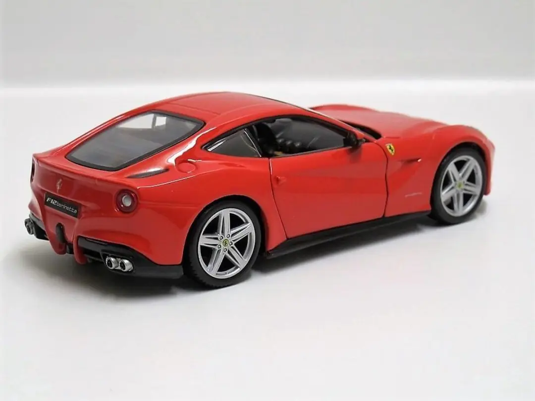 Bburago Ferrari F12 Berlinetta - Rood - afbeelding 5 van 6