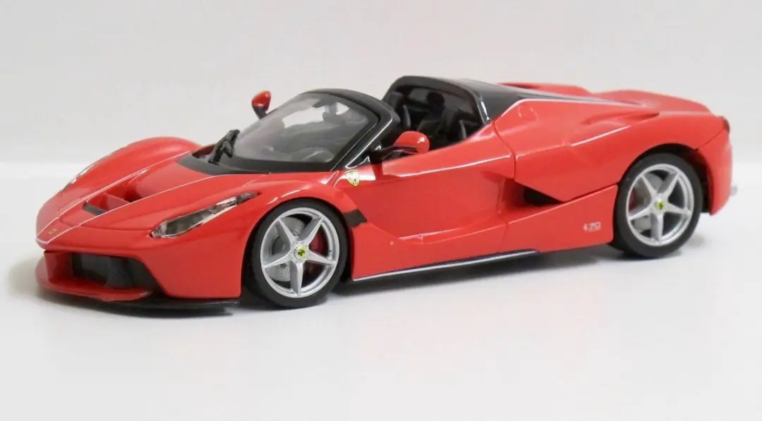 Bburago Laferrari Aperta 1:24 - Zwart/Rood - afbeelding 4 van 6
