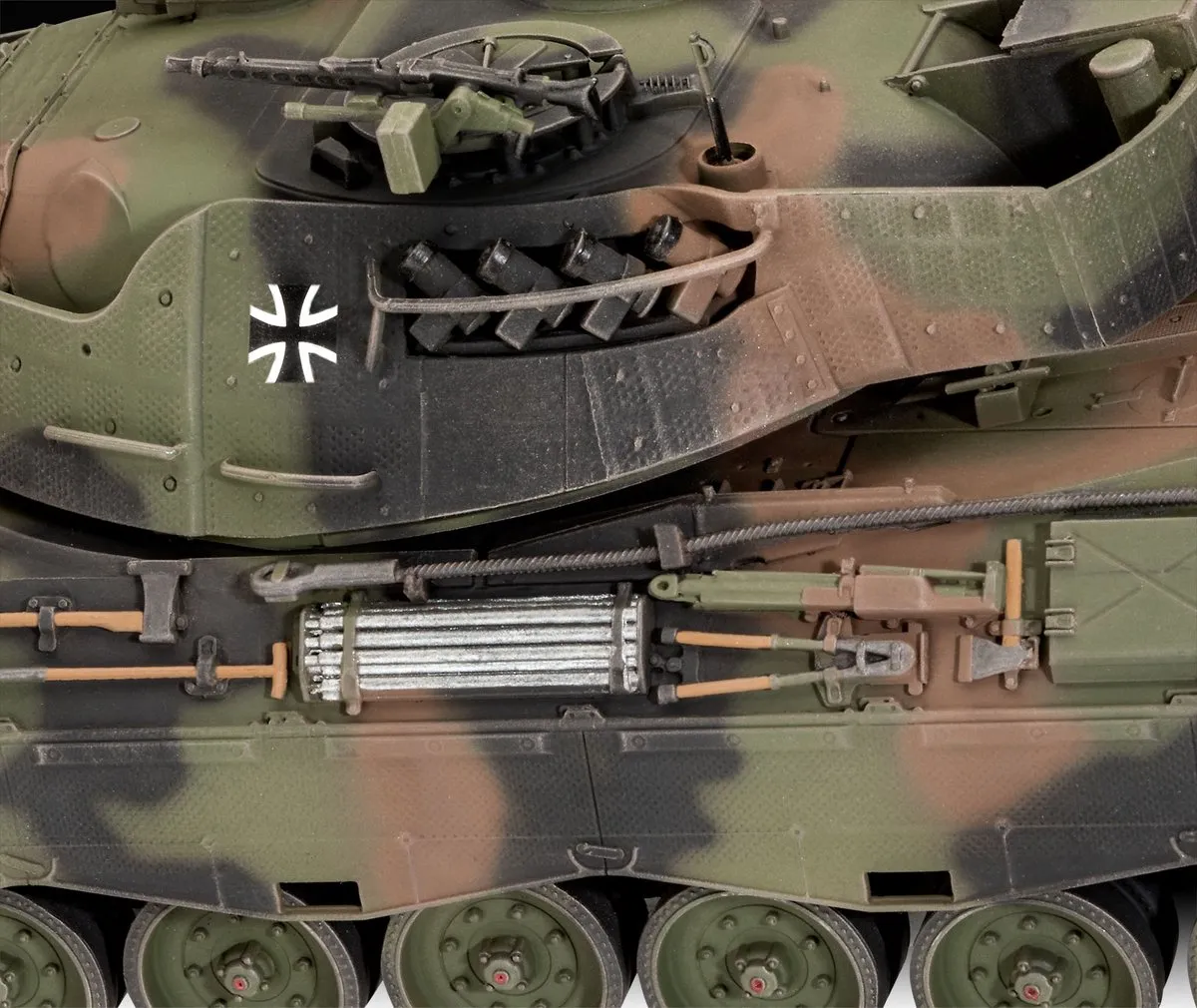Revell 03320 Leopard 1A5 Tank Modelbouwpakket - 1:35 - Multi