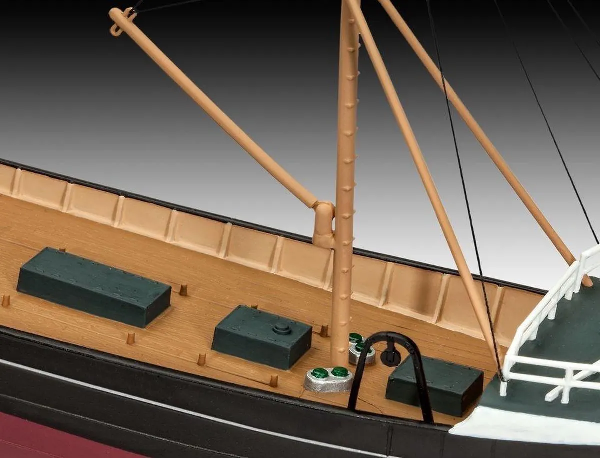 Revell 05204 North Sea Fishing Trawler Modelbouwpakket - 1:142 - Multi