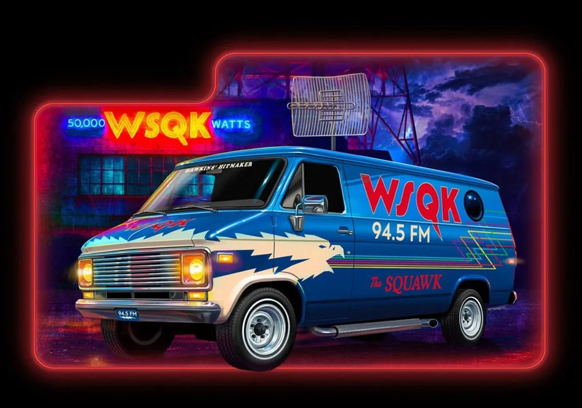 Revell 07732 Stranger Things GMC WSQK Squawk Van Modelbouwpakket 1:25 - Multi