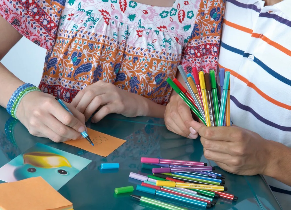 STABILO Pen 68 Premium Viltstift - 12 Kleuren - 10 Stuks