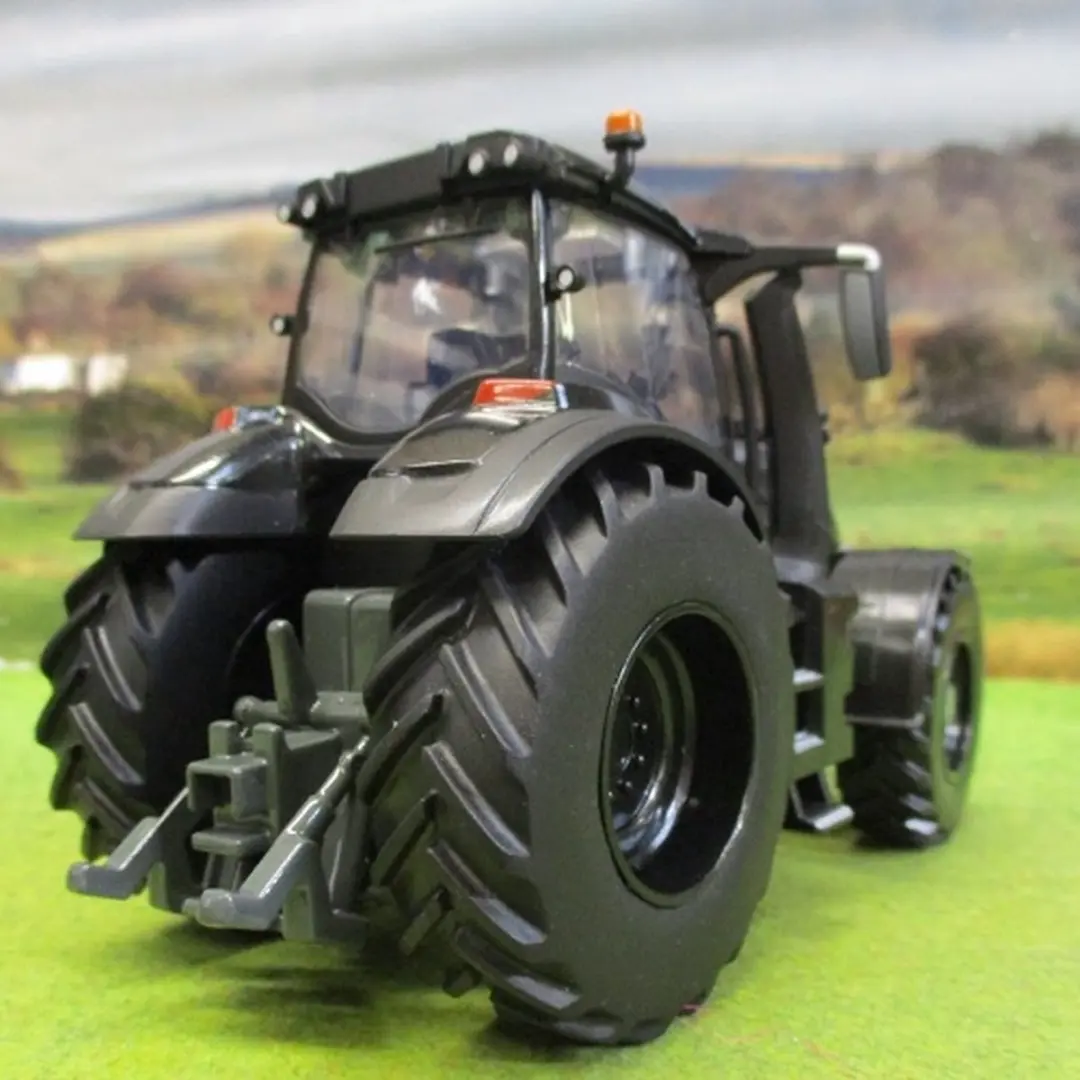 Britains Valtra Q 305 Versu Tractor 1:32 - Multikleur - afbeelding 6 van 6