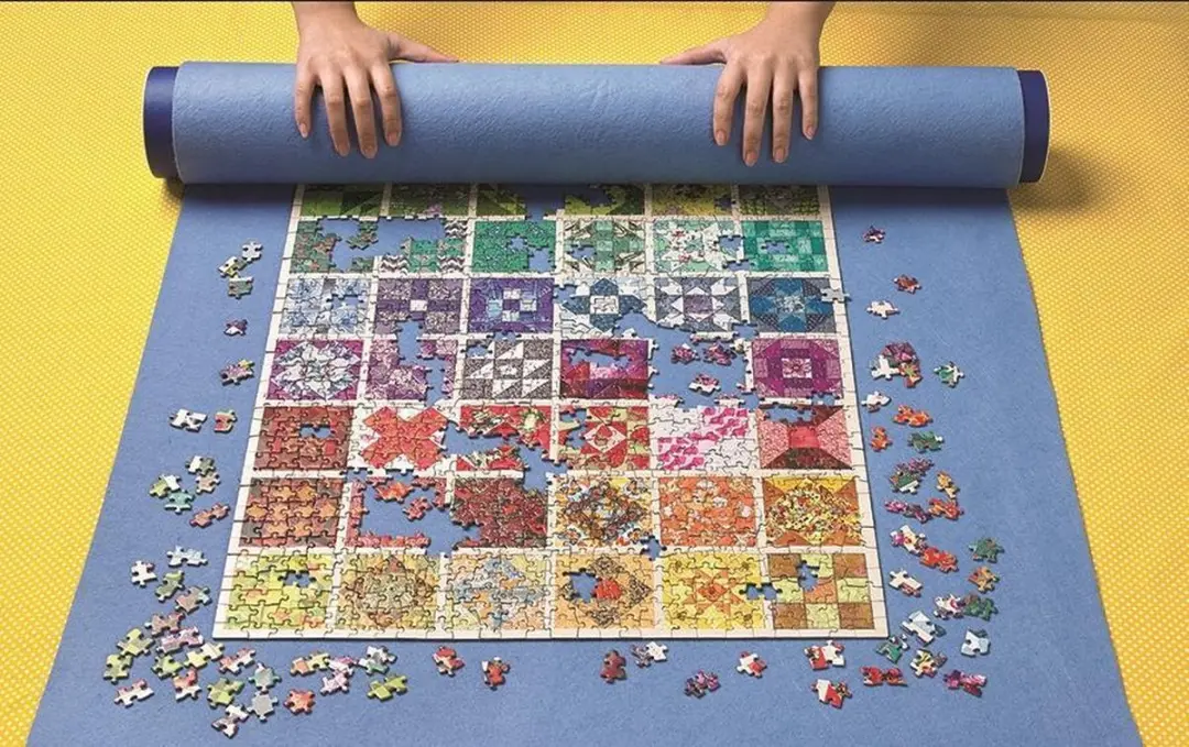 Cobble Hill Roll Away Puzzle Mat - 76x120cm - Blauw - afbeelding 4 van 4