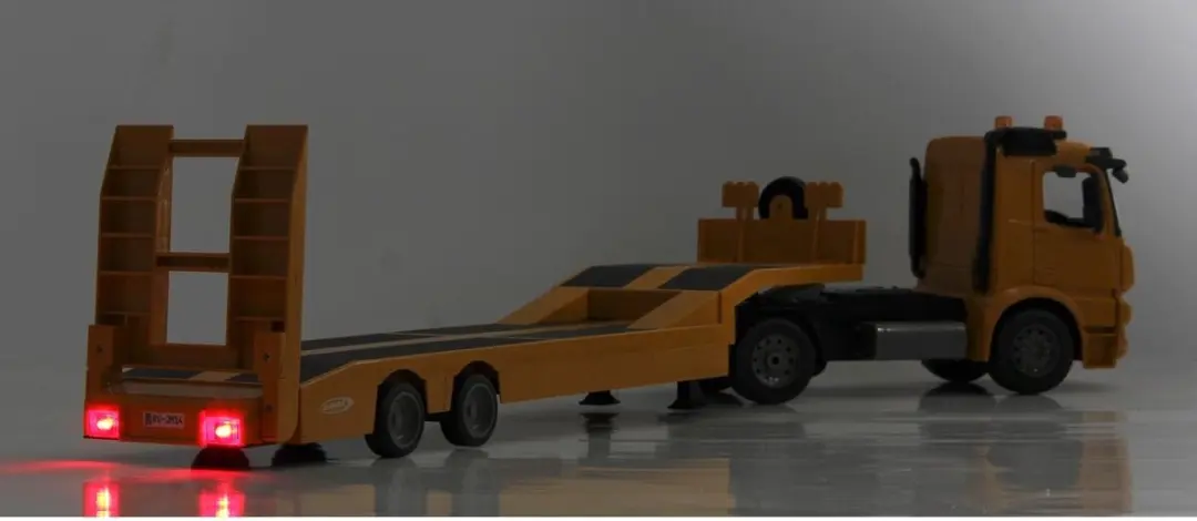 Jamara 405107 RC Vrachtwagen Mercedes-Benz Arocs met Platte Trailer