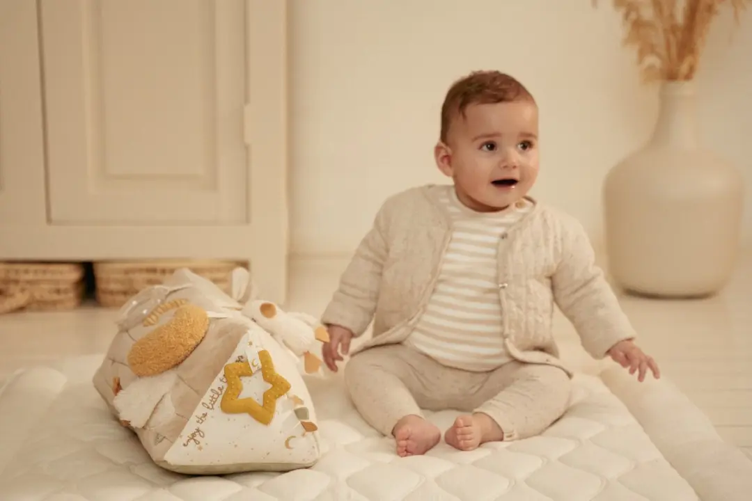 Little Dutch Newborn Activiteitendriehoek