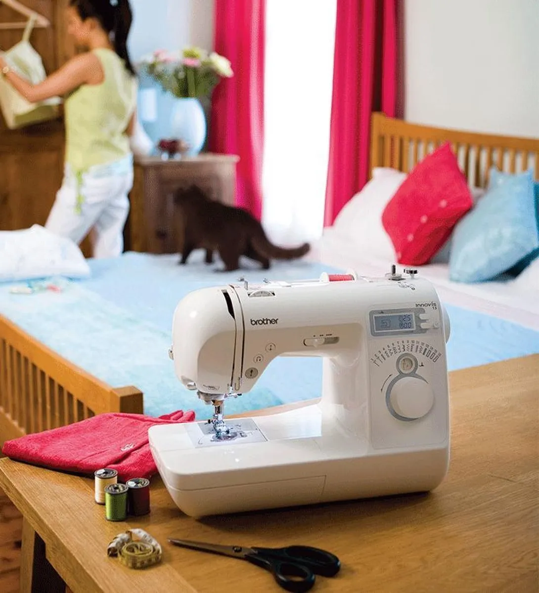 Brother Innovis 15 Naaimachine - Wit