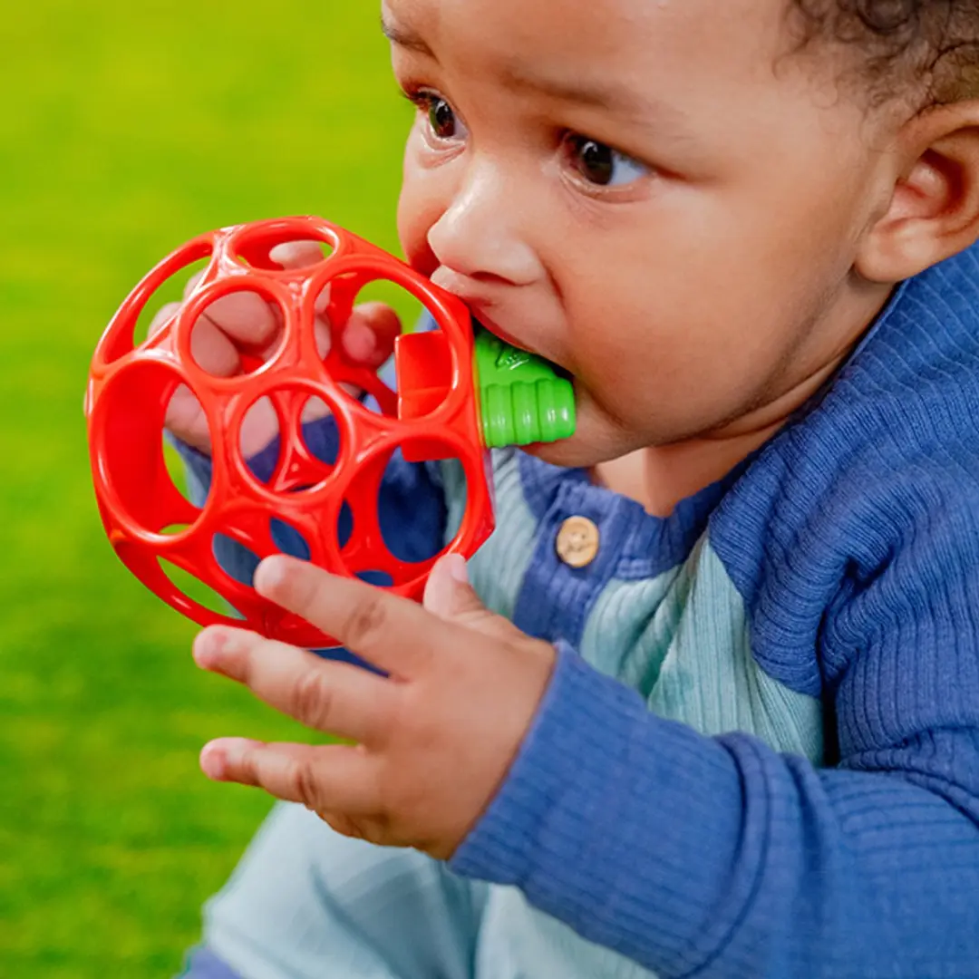 Oball Babybal Appel met Bijtring - Multicolor