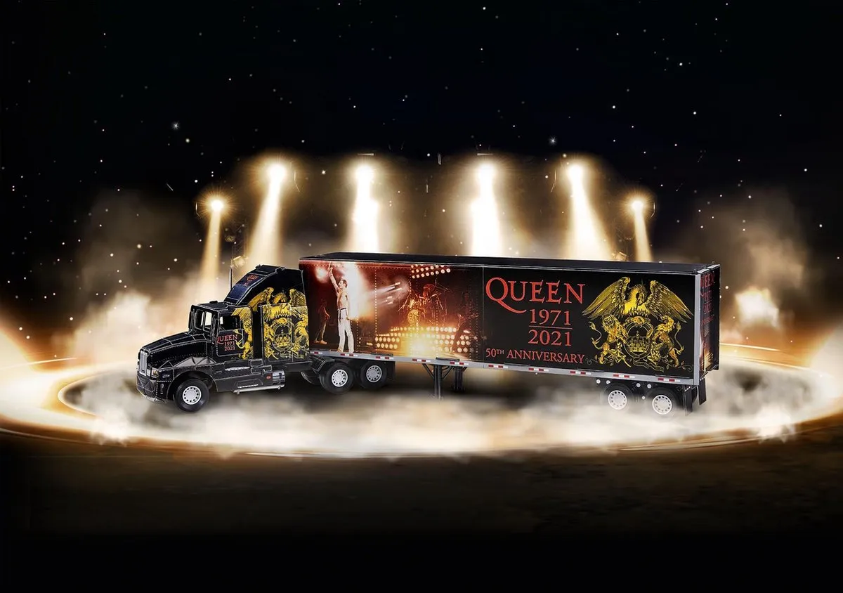 Revell 3D Puzzel Queen Tour Truck 50th Anniversary - 128 Stuks - Multi