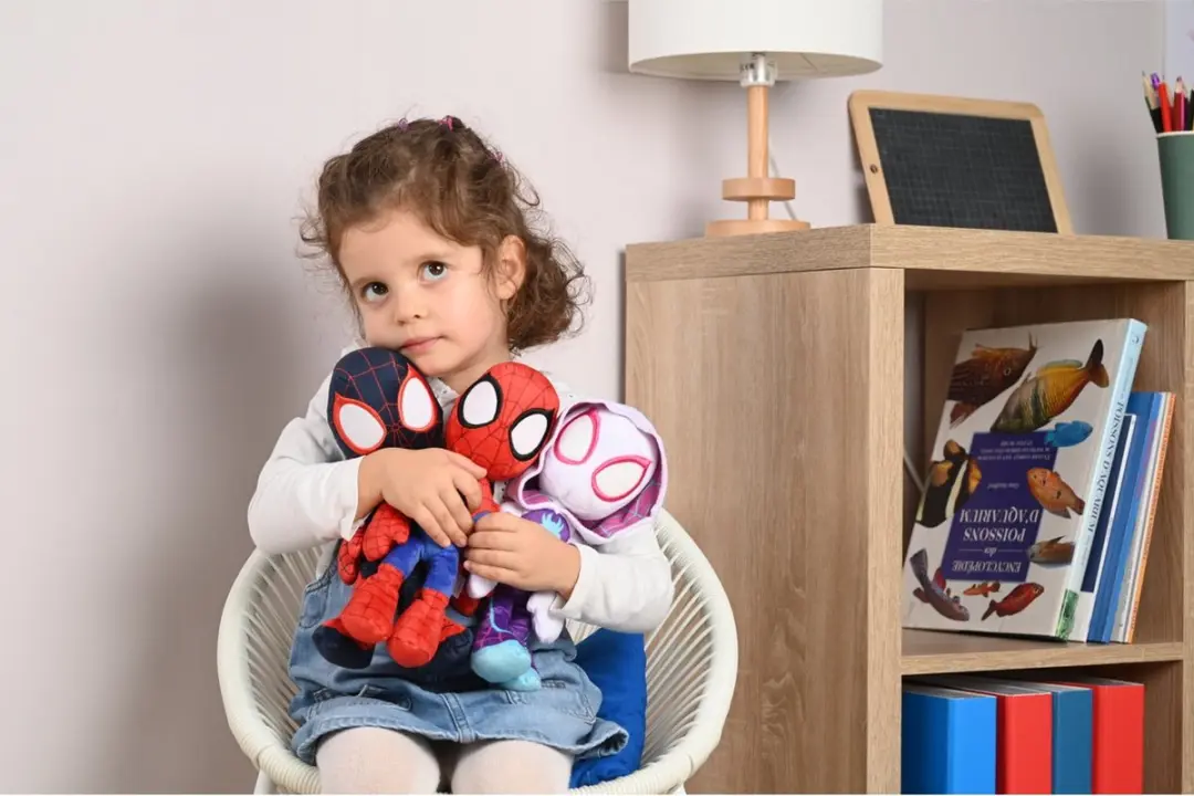 Simba Disney Spiderman Knuffel 25cm - Meerkleurig - afbeelding 3 van 6