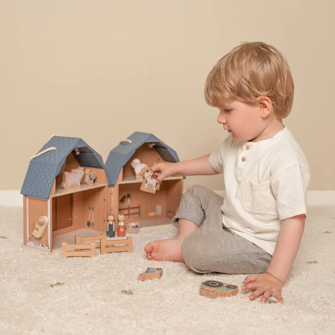 Little Dutch Little Farm Poppenhuis - 7 Meubels 2 Poppen