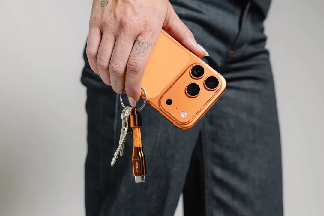 NOMAD Charge Key USB-C Sleutelhanger 240W - 10Gbps - Oranje - afbeelding 6 van 6