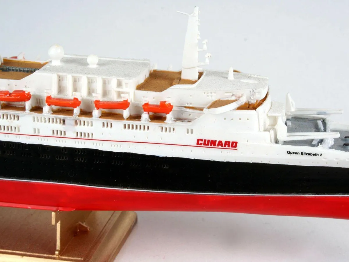 Revell RMS Queen Elizabeth 2 Modelbouwpakket 1:1200 - Multi