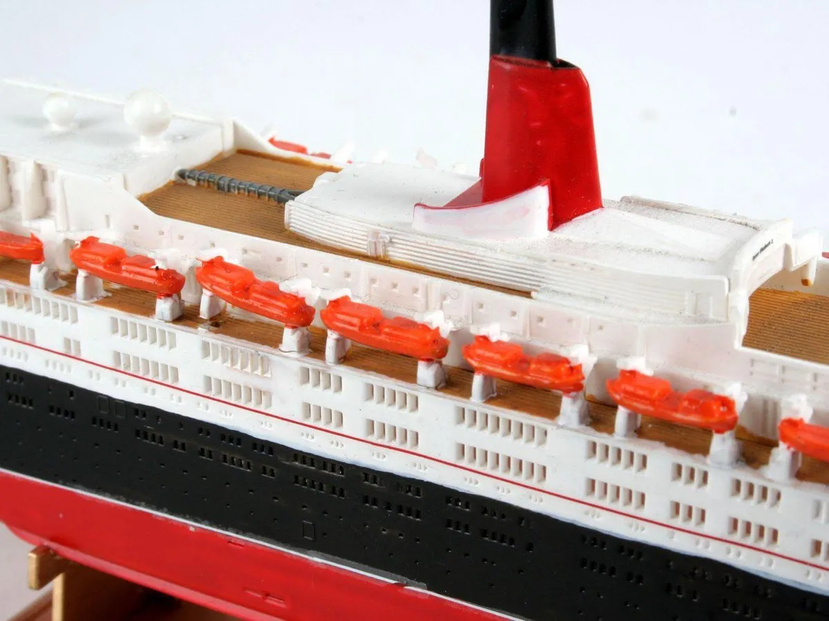 Revell RMS Queen Elizabeth 2 Modelbouwpakket 1:1200 - Multi