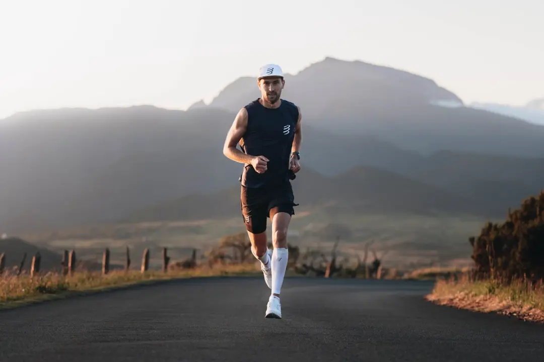 Compressport R2 Oxygen Compressietubes & Sokken - 1 Paar - White/Neble Grey
