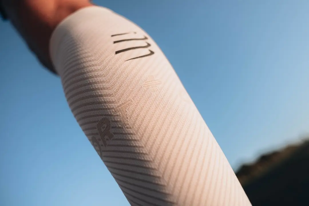 Compressport R2 Oxygen Compressietubes & Sokken - 1 Paar - White/Neble Grey - afbeelding 6 van 6