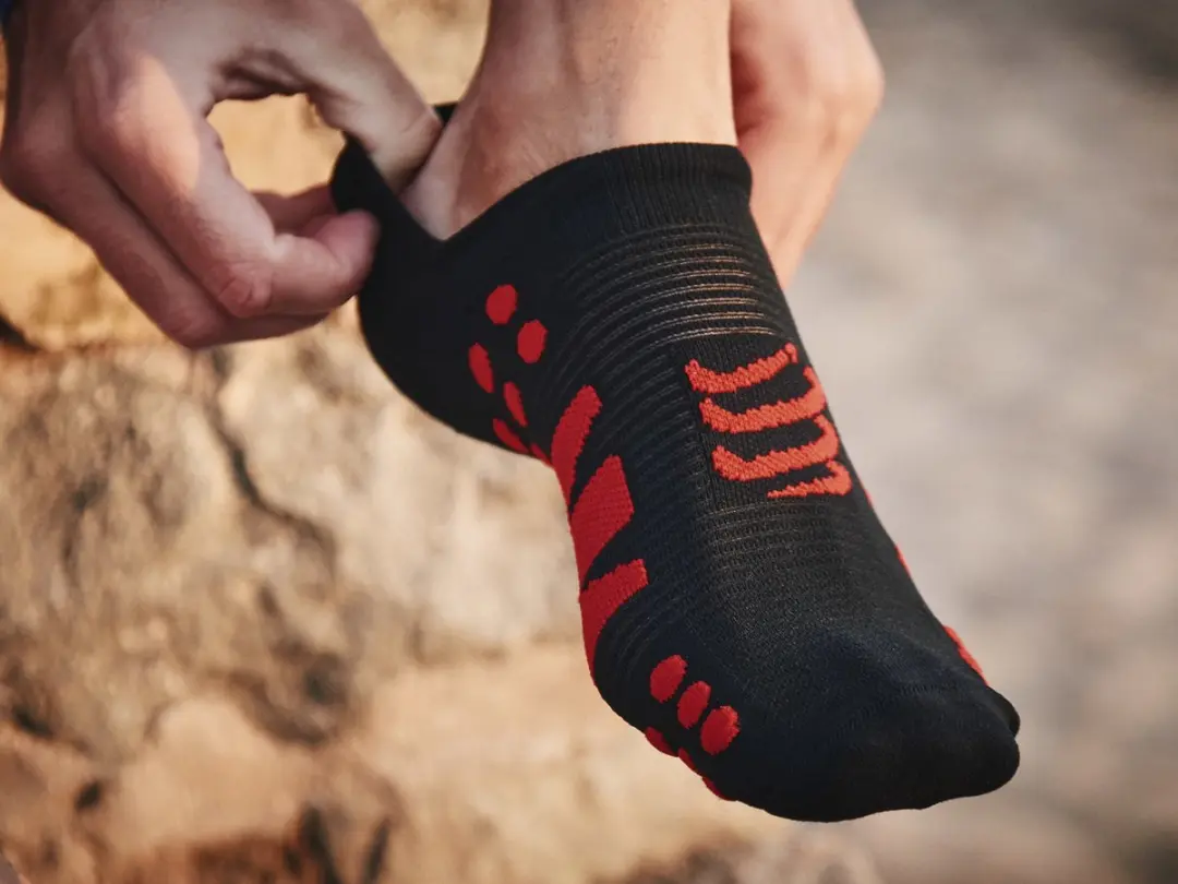 Compressport No Show Socks Hardloopsokken 35-38 - Zwart/Rood
