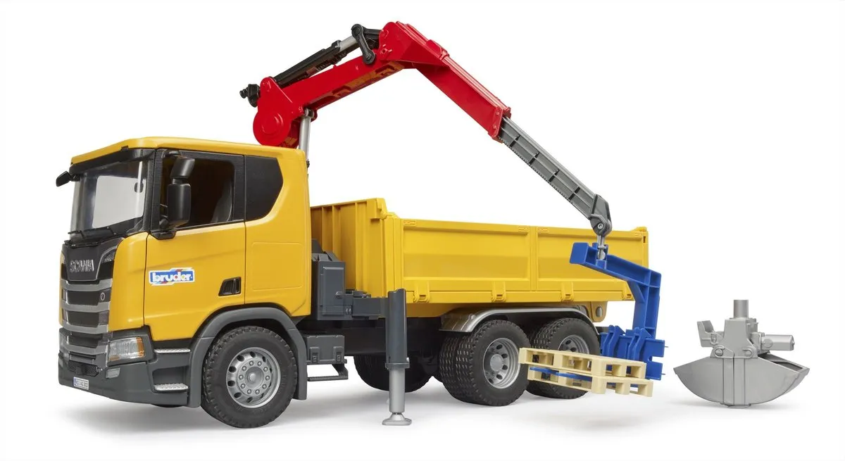 Bruder Scania Super 560R Kraanwagen met 2 Pallets 03551
