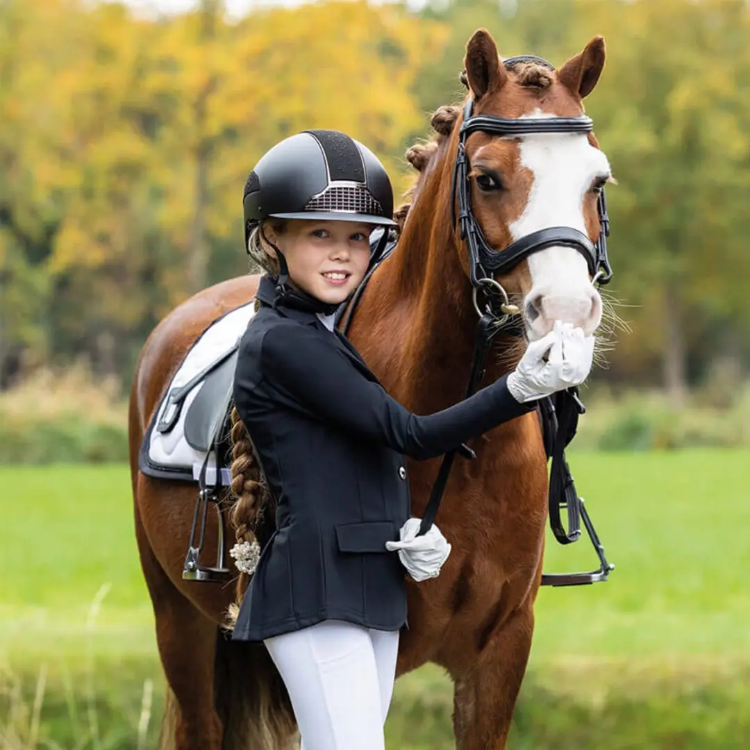 QHP Amilara Junior Wedstrijdjas 140 - Zwart - afbeelding 2 van 4