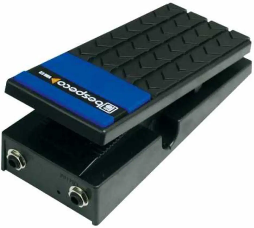 Bespeco VM12 mono Volume pedaal met I/O contrastekkern
