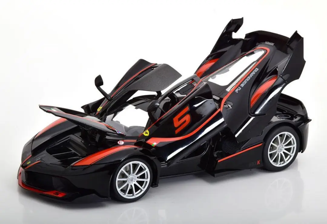 Bburago Ferrari FXX K No.5 1:18 - Zwart/Rood - afbeelding 4 van 4