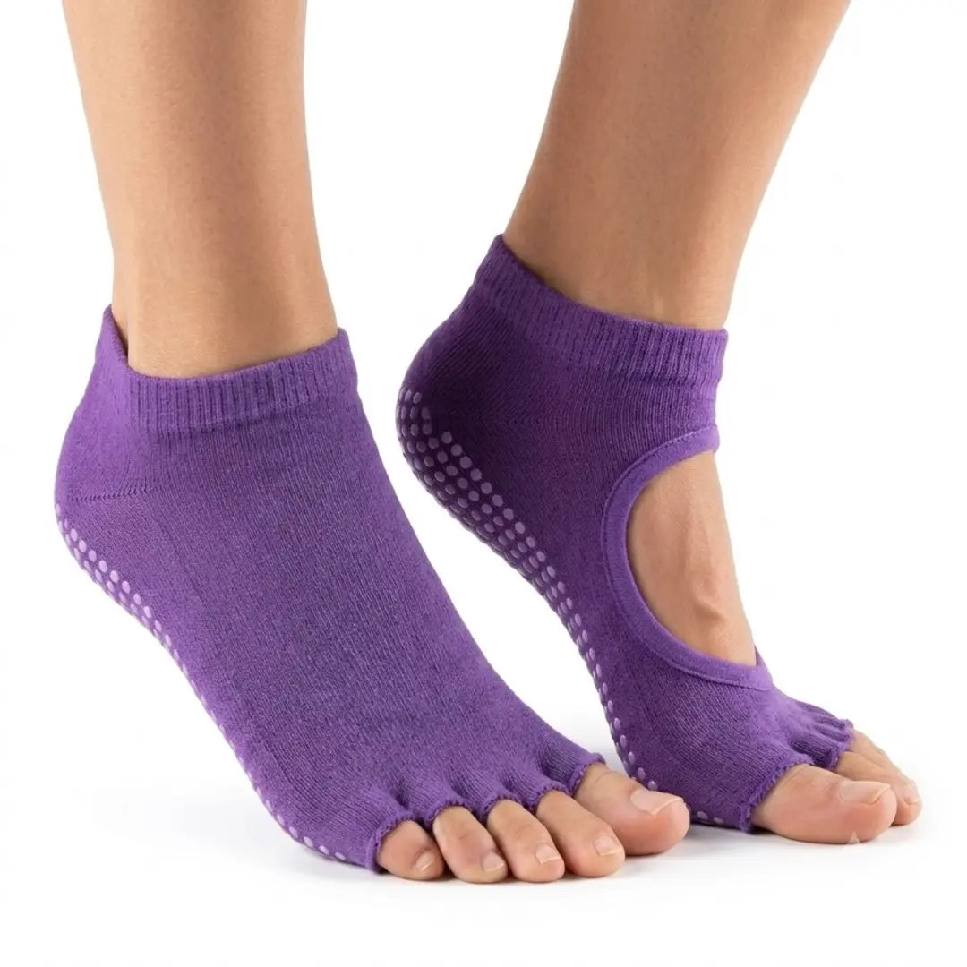 Paars antislip pilates sokken dames ademende yoga sokken met open wreef en split
