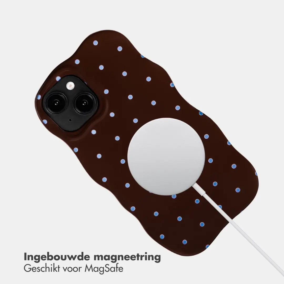 Selencia Hoesje iPhone 14/13 Wavy Backcover MagSafe - Bruin