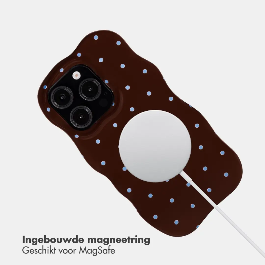 Selencia Hoesje iPhone 15 Pro Wavy Backcover - Bruin