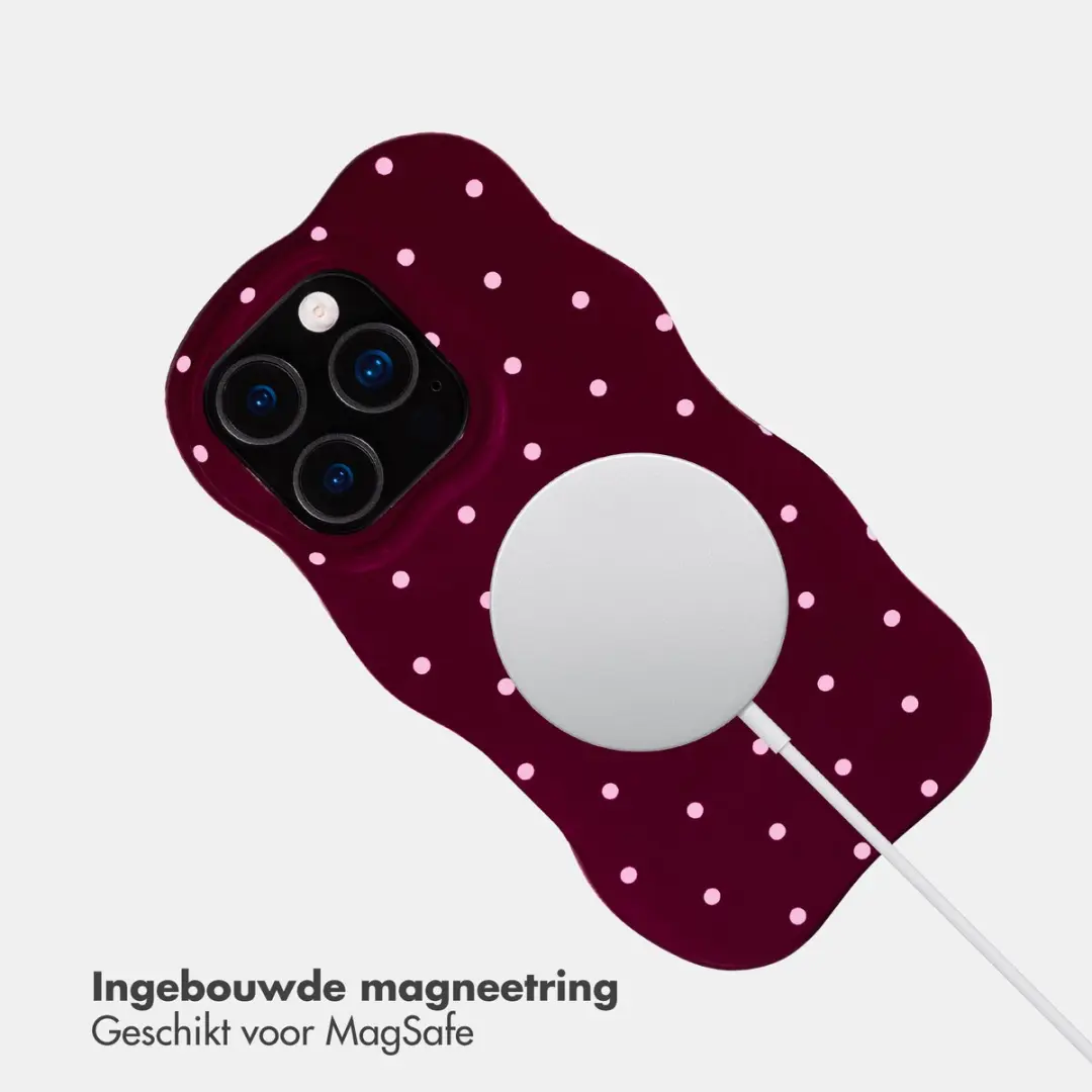 Selencia Hoesje iPhone 16 Pro Wavy Backcover - Donkerrood